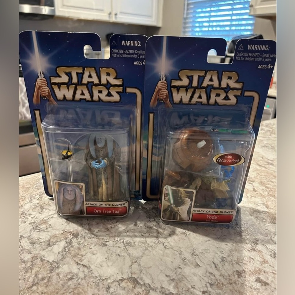 Hasbro Star Wars Attack of The Clones Orn Free Taa & Yoda Action Figures